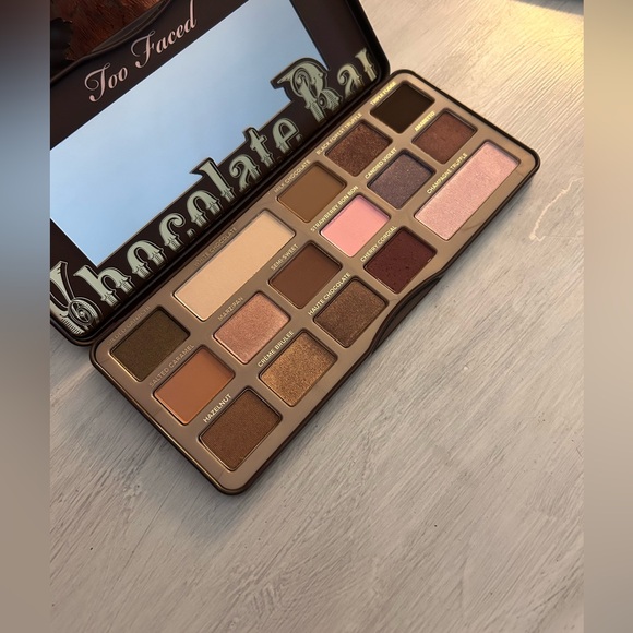 Too Faced Chocolate Bar eyeshadow palette - Picture 3 of 5